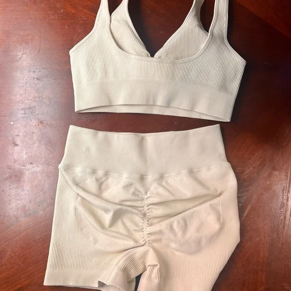 Matching Set - Picture 6 of 6